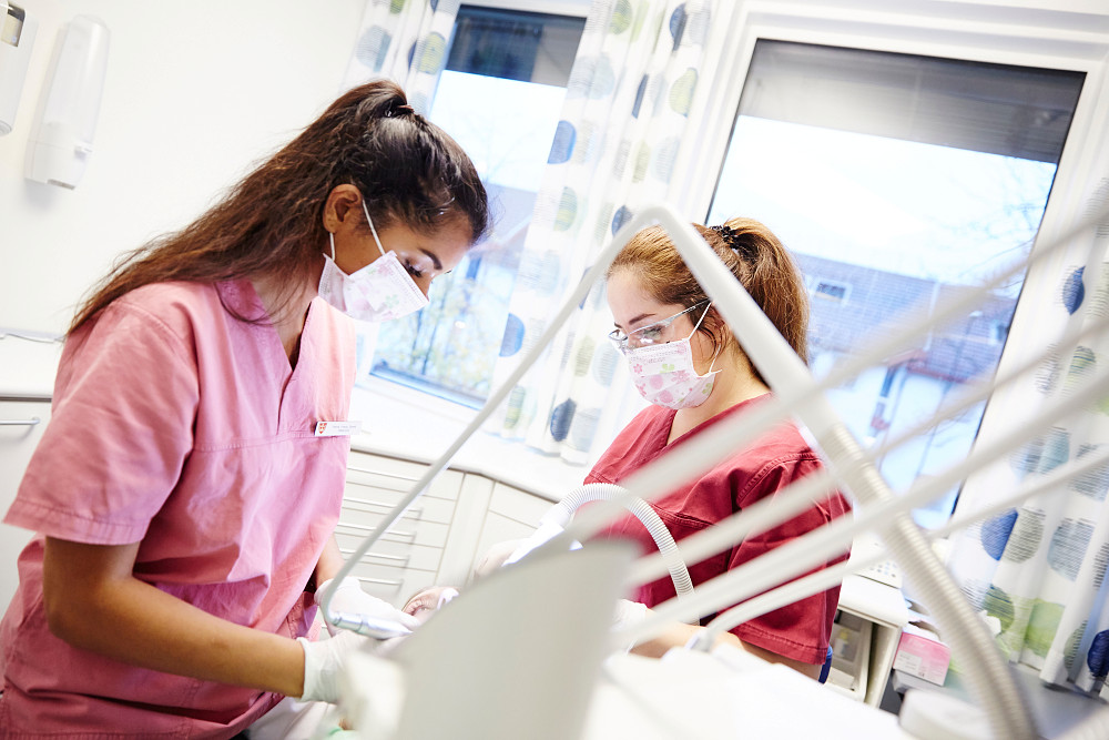 Tannhelsepersonell som arbeider