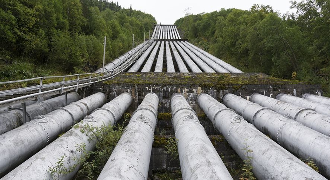 Rør som fører vann til kraftstasjonen