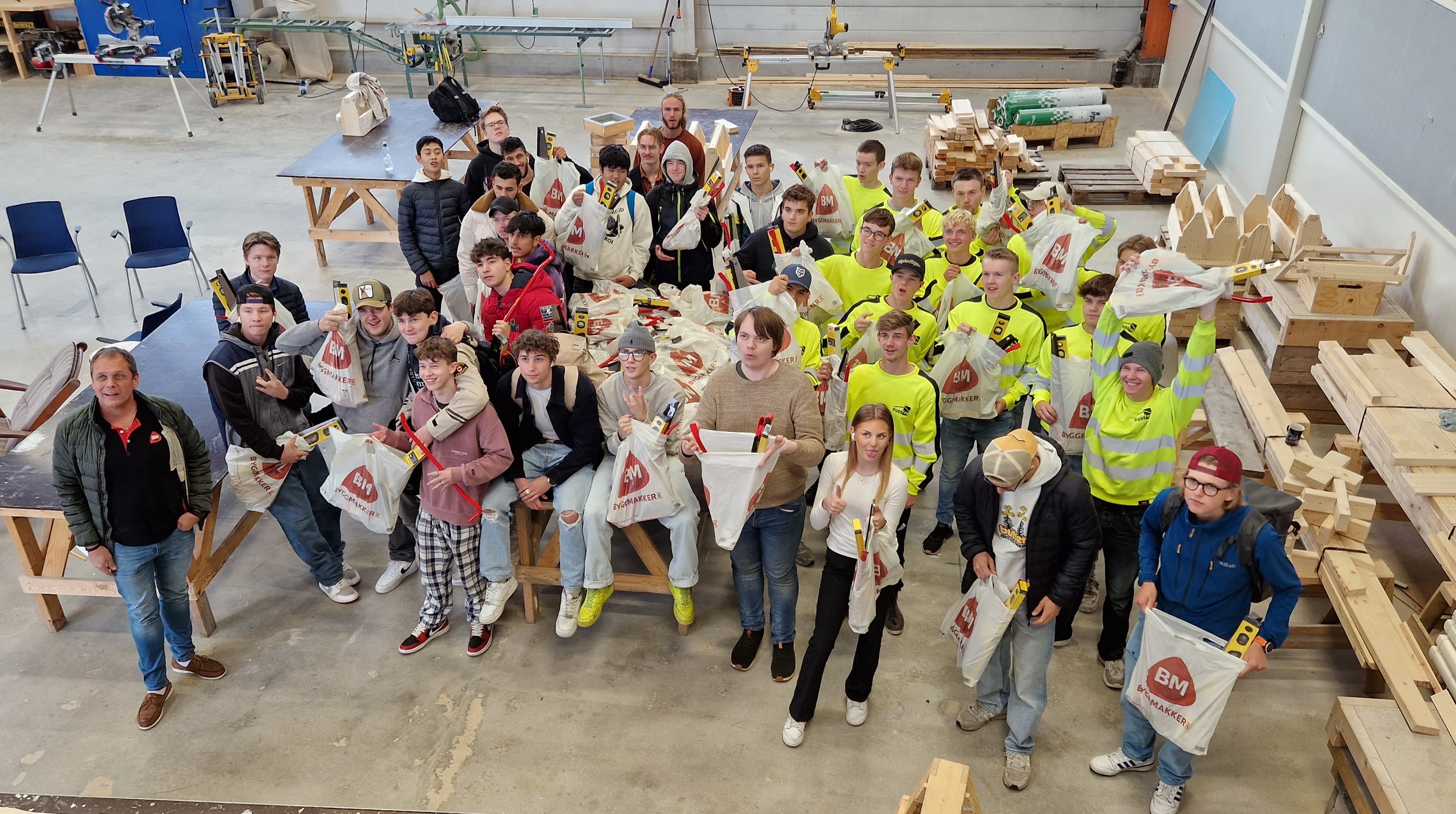 Elever med verktøyposer